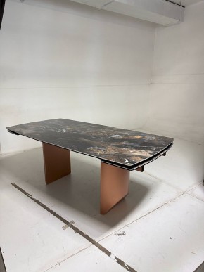 Стол ПУАНТО 200 TITANIUM LAWA NERO, керамика / МЕДЬ каркас М-City в Советском - sovetskiy.ok-mebel.com | фото 4